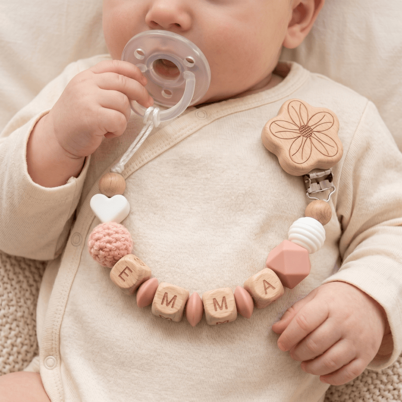 Baby Teethers - 2026 مشبك لهاية أطفال مخصص بالاسم،