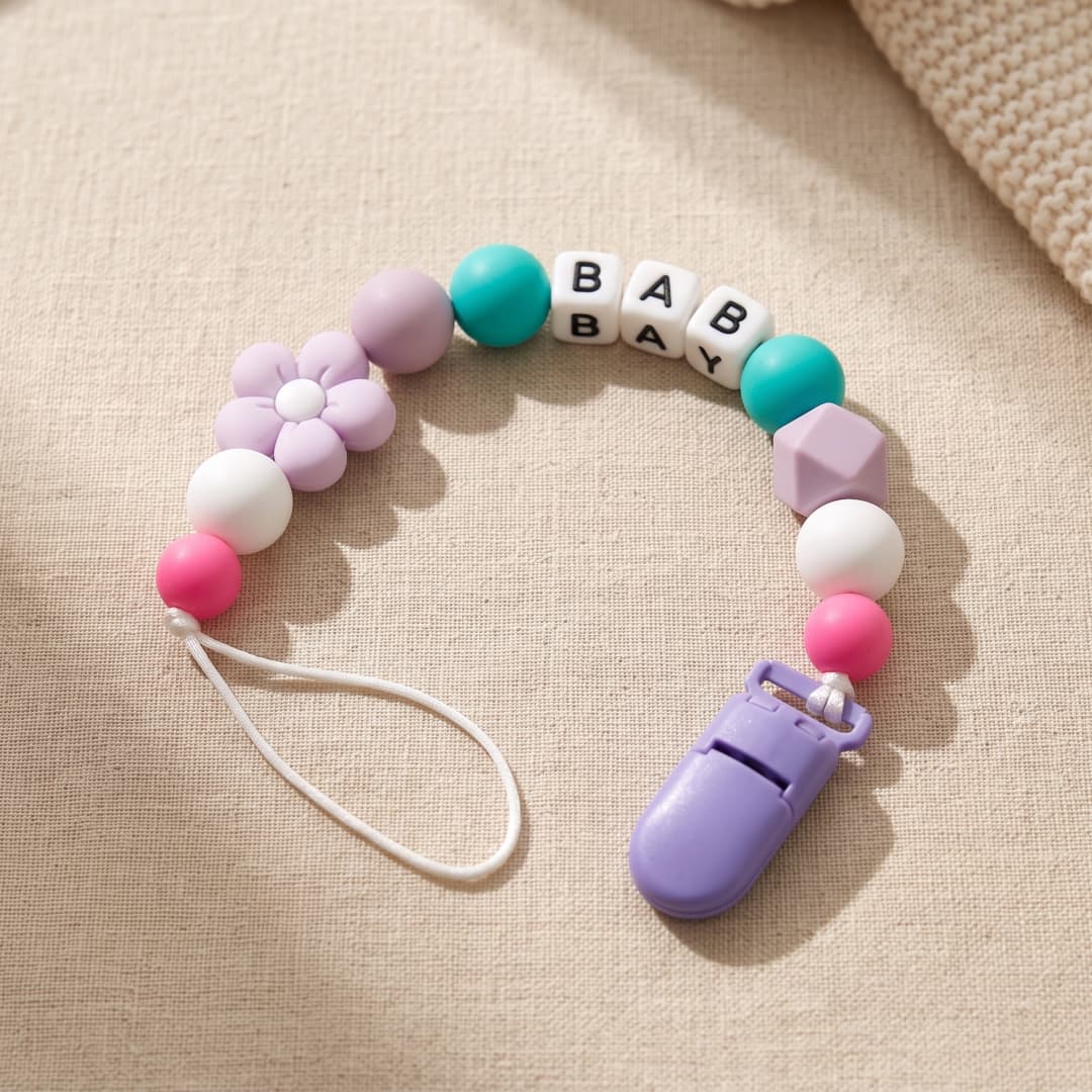 مشبك لهاية مخصص بالاسم، عضاضة  - مراجعة Baby Teethers وسعره