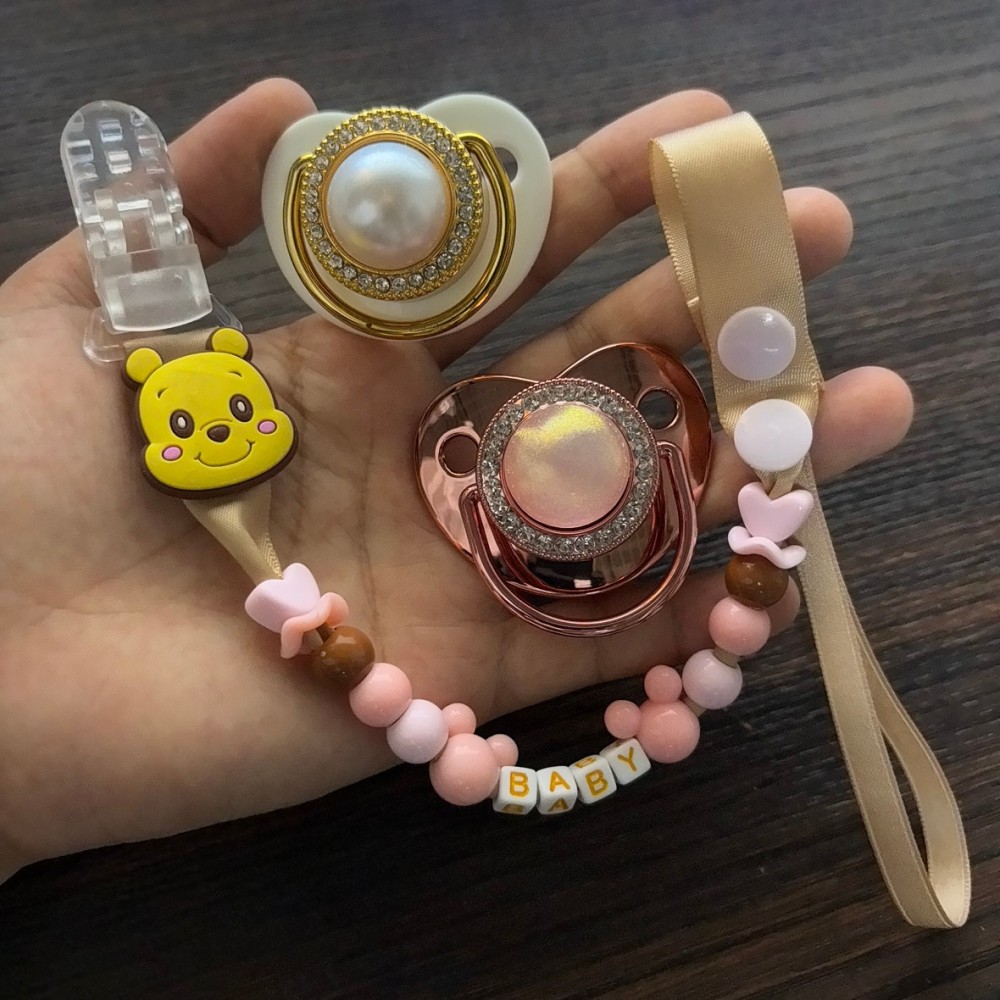 مشبك لهاية لطيف وعصا تسنين للأ - مراجعة Baby Teethers وسعره