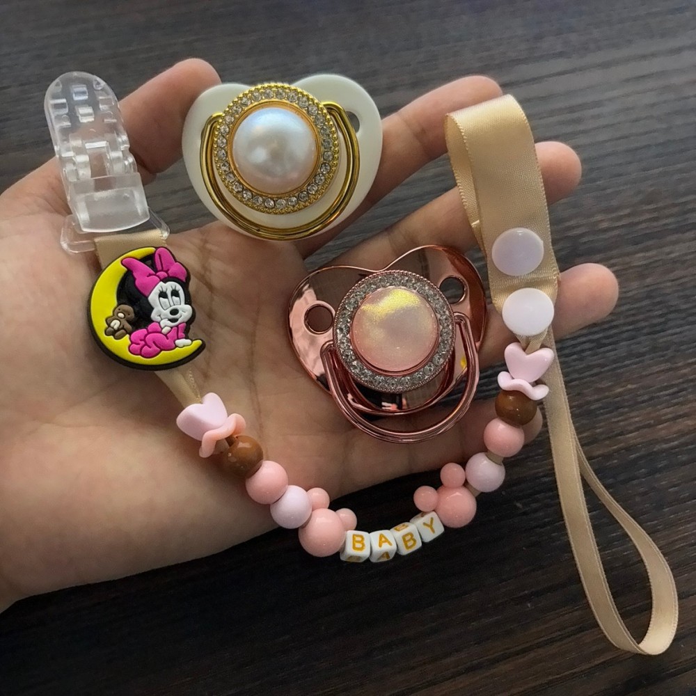 مشبك لهاية لطيف وعصا تسنين للأ - مراجعة Baby Teethers وسعره